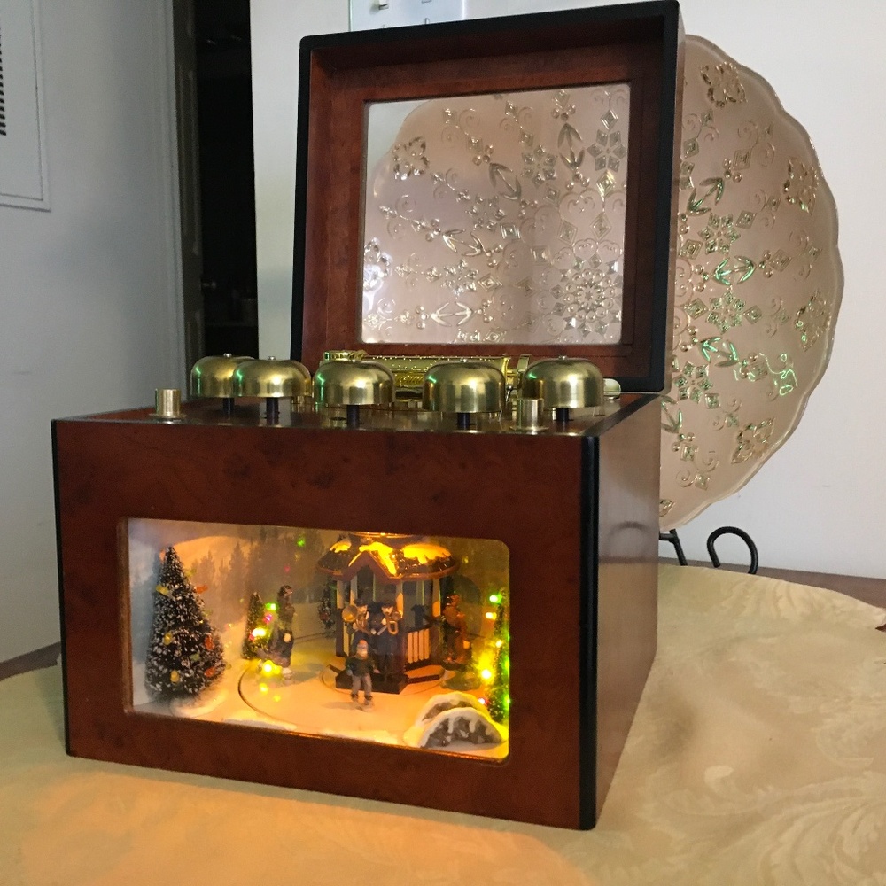 RARE MR CHRISTMAS GRAND ANIMATED CONCERTINA MUSIC BOX 25 CAROLS/25 CLASSICS